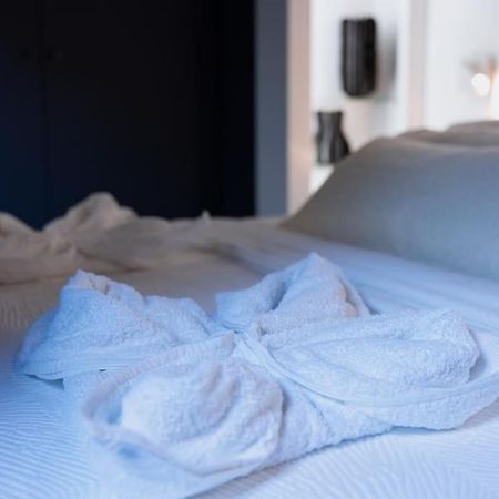 Galaxy La Tete Dans Les Etoiles Apartment Риом Екстериор снимка