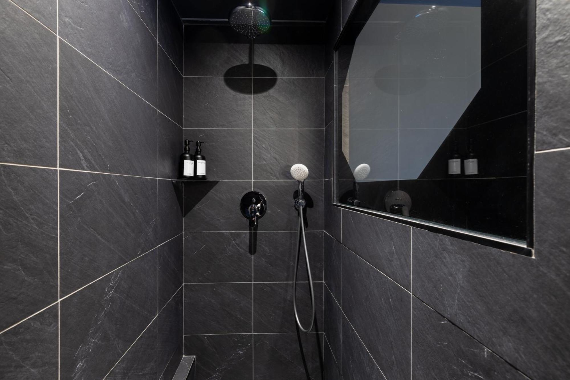 Galaxy La Tete Dans Les Etoiles Apartment Риом Екстериор снимка