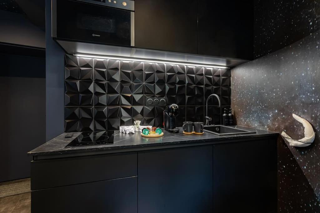 Galaxy La Tete Dans Les Etoiles Apartment Риом Екстериор снимка