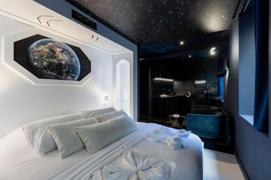 Galaxy La Tete Dans Les Etoiles Apartment Риом Екстериор снимка