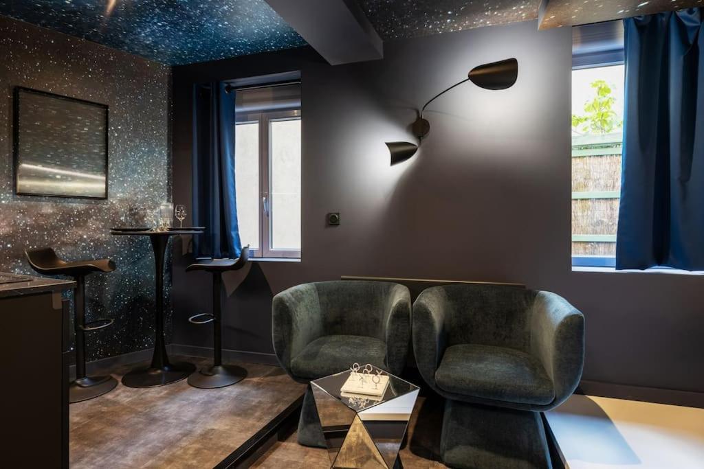Galaxy La Tete Dans Les Etoiles Apartment Риом Екстериор снимка