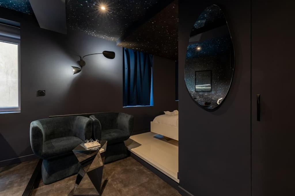 Galaxy La Tete Dans Les Etoiles Apartment Риом Екстериор снимка